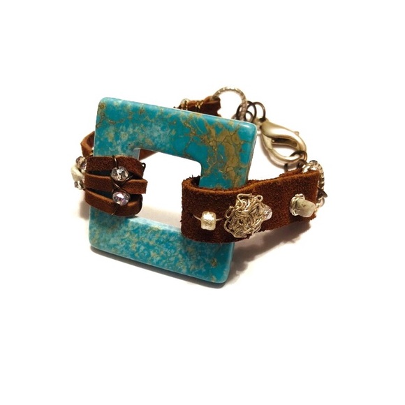 Jewelry - Turquoise Colored Accent Bracelet